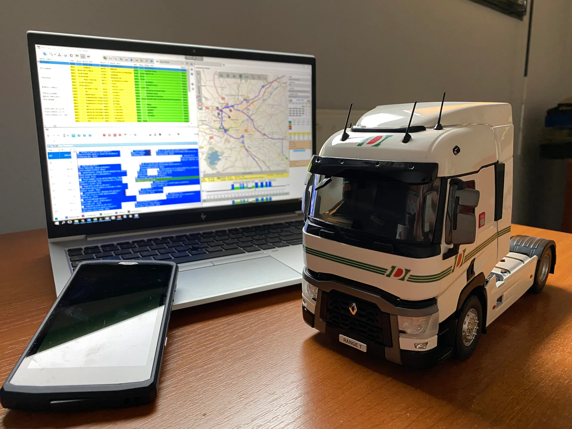 Camion de transport routier du Groupe Douaud